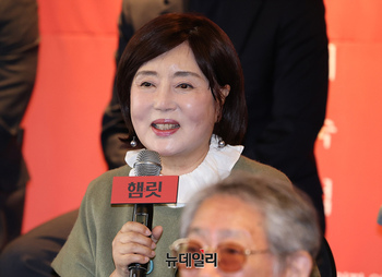 [포토] 연극 '햄릿', 거투르드 역 맡은 배우 김성녀