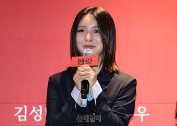 [포토] 연극 '햄릿', 오필리어 역 맡은 루나