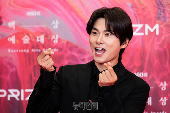 [포토] 이이경 '에너지 넘치는 포즈'