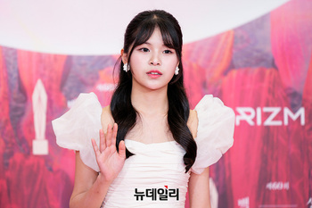 [포토] 문승아, 요정의 손인사