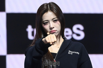 [포토] 트리플에스 S10 서다현 '주먹 꽉'