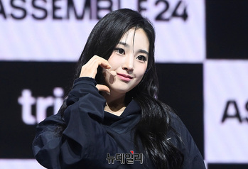 [포토] 트리플에스 S24 지연, 귀여운 볼하트