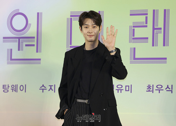 [포토] 최우식 "원더랜드 주연 맡았어요"