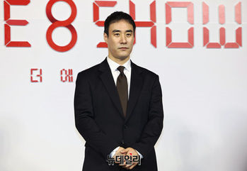 [포토] 두손 모은 배성우, 음주운전 논란 사과