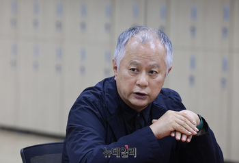 [포토] 연극 '웃음의 대학' 무대 오르는 배우 송승환