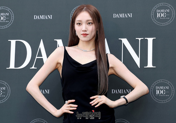 [포토] 하이주얼리 전시장 방문한 이성경