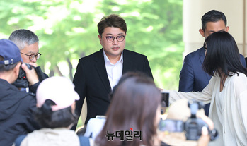 [포토] 영장심사 향하는 김호중 "죄송합니다"