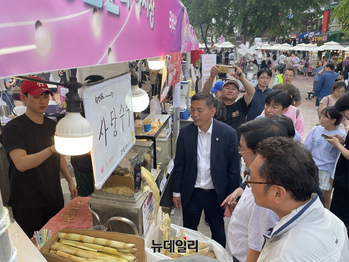 [포토] 홍대 '레드로드 청춘문화 야시장' 성료