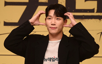 [포토] 김경남 '브레인 하트'