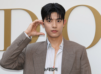 [포토] 로몬, 우월한 외모