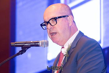[포토] 축사하는 '마르셀로 카스텔로 브랑코' CISAC 이사회장