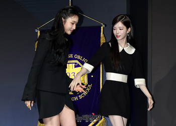 [포토] 손잡은 노정의-지혜원