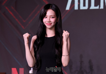 [포토] 넷플릭스 추리예능 도전하는 카리나