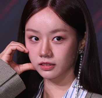 [포토] 카리나와 추리예능 도전하는 혜리