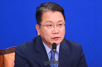 [포토] 강민구 최고위원 "더불어민주당의 아버지는 이재명 대표"