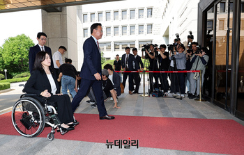 [포토] 이재명 사건 신속 판결 촉구, 대법원 찾은 국민의힘