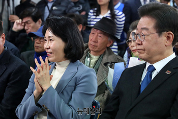 [단독] 김혜경, 이재명 지역구서 민주당 대의원 됐다 …  전대서 권리당원 '20배 영향력'