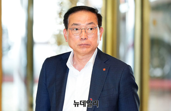 [포토] 롯데 사장단회의 참석하는 홍성현 대홍기획 대표