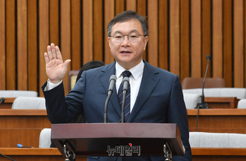 [포토] 증인선서 하는 박영재 대법관 후보자