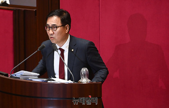 [포토] 무제한 토론 나선 최형두 의원 