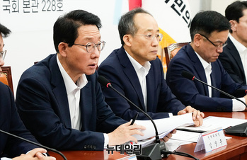 [포토] 모두발언하는 김상훈 정책위의장 