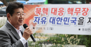 [포토] 북핵위협 대응 핵무장 결의대회, 발언하는 강석호 총재