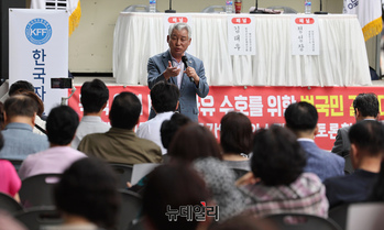 [포토] 핵무장 결의대회, 기조연설하는 김근태 전 사령관