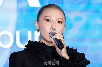 [포토] 미니2집 '오(O)' 컴백한 화사 