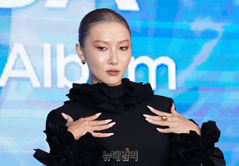 [포토] 화사 '걸크러시 뿜뿜'