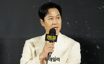 [영상] 정우 "엊그제 촬영 끝난 느낌"