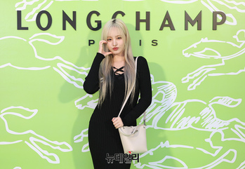 [포토] 성수동에 등장한 아이브 리즈