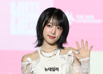 [영상] 컴백한 최예나, 이번엔 '네모네모' 스타일