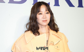 [영상] 포즈 취하는 공효진