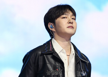 [영상] 컴백한 이창섭, 직접 작사한 타이틀곡 '33'