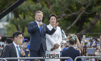 딸 음주운전에 침묵하는 文 … 역시 '내로남불 상징'답다