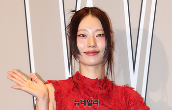 [영상] 박희정, 시선 사로잡는 패션