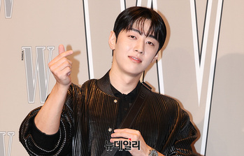 [영상] 포즈 취하는 그레이