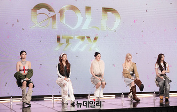 [포토] 미니 앨범 '골드'로 돌아온 있지(ITZY)