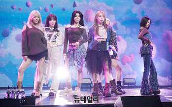 [영상] 타이틀곡 '기억사탕' 무대 선보이는 빌리(Billlie)