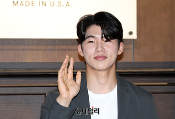 [영상] 성수동에 등장한 키움히어로즈 김혜성 선수