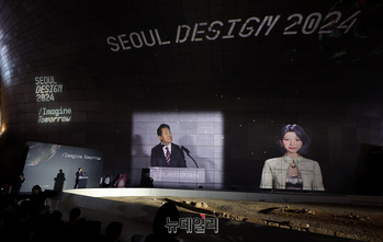 [영상] 버추얼아이돌 '나이비스'와 대화 나누는 오세훈 서울시장