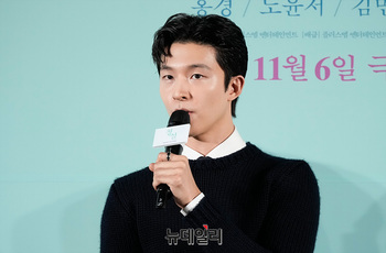 [영상] 청설 홍경, 수어로 표현하는 '너의 이름이 뭐야'