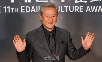 [포토] 박근형 '반갑습니다'