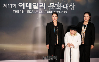 [포토] 레드카펫 선 변민지·조영숙·한혜선