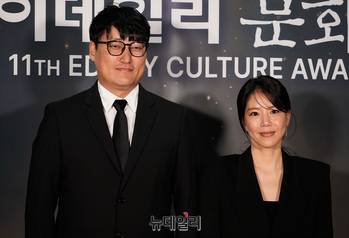 [포토] '뮤지컬' 부문 수상한 채진아·김유철 