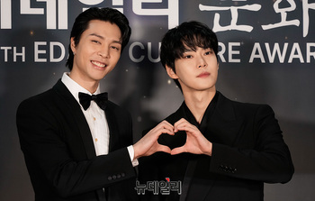 [포토] NCT127 도영·쟈니 '함께 하트'