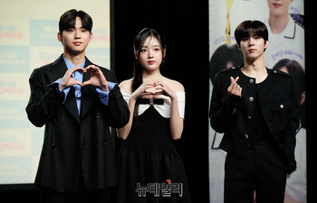 [포토] 최건-강나언-김우석 '설레는 삼각관계'