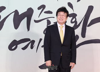 [포토] 2024대한민국 대중문화예술상, 김창완 보관문화훈장 수훈