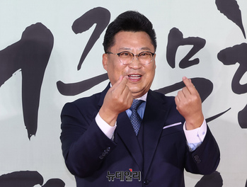 [영상] 2024 대중문화예술상, 도전골든벨 성우 김영진