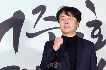 [포토] 레드카펫 오른 이종규 뮤지컬협회장